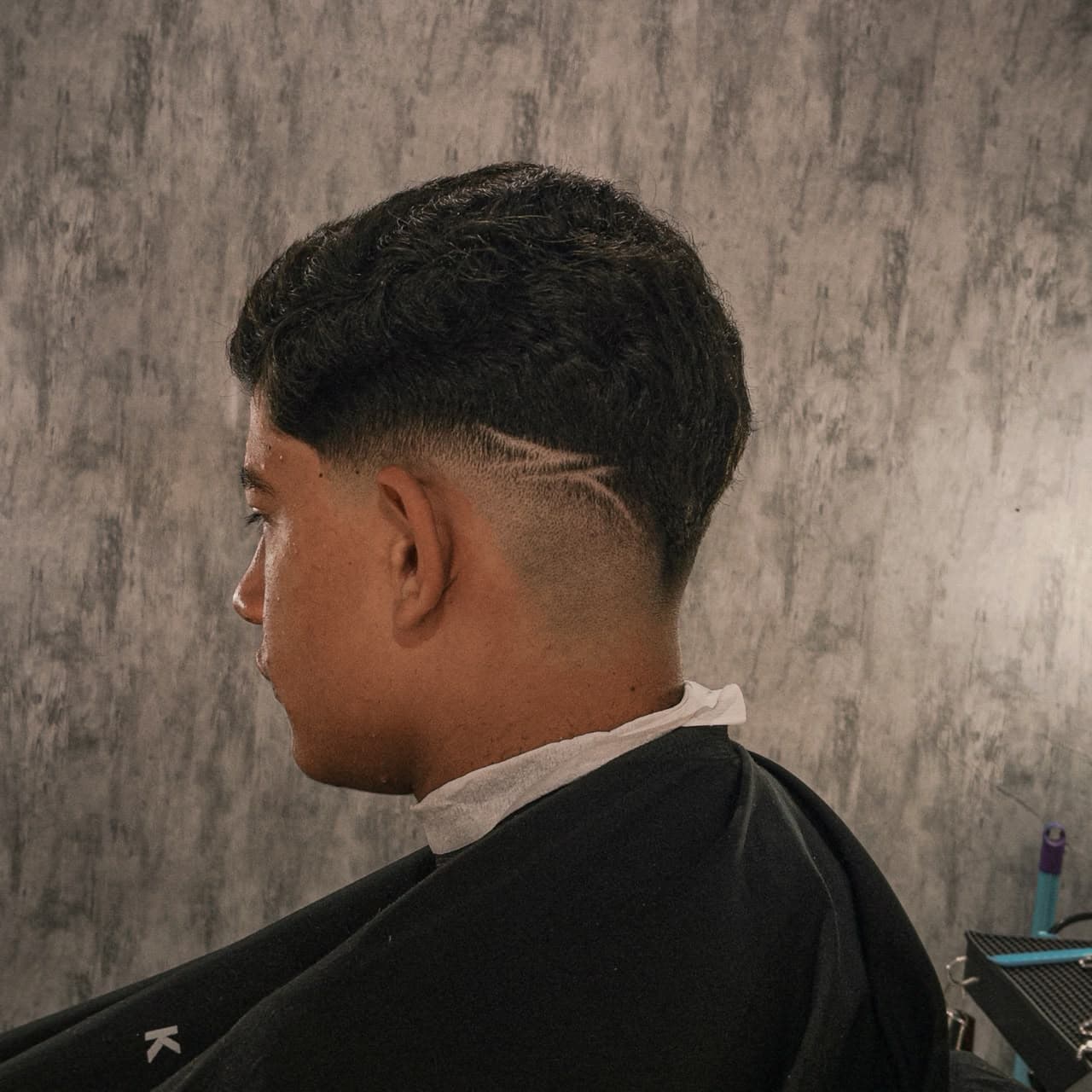 Degradê navalhado com risco na lateral e topo texturizado